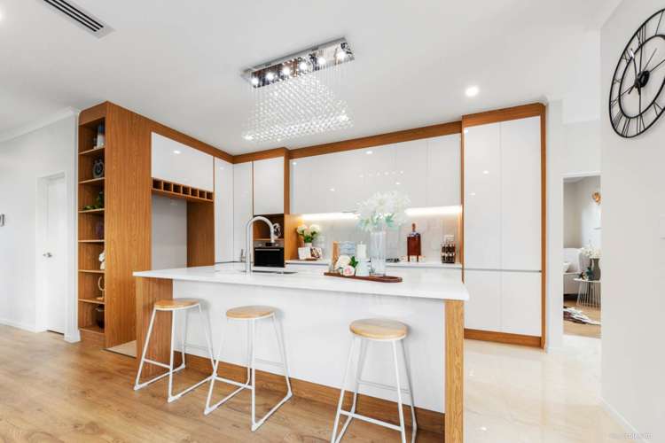 8 Knockanara Drive Flat Bush_5