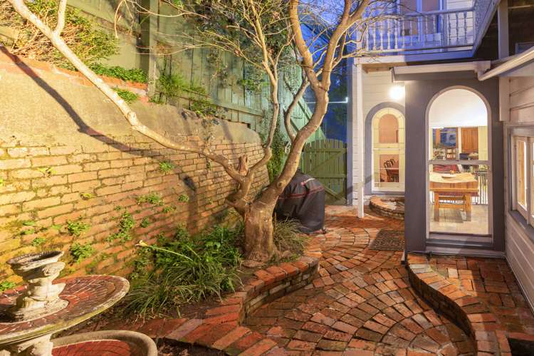 9 Armour Avenue Mount Victoria_12