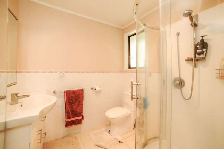 18 Glucina Place Glen Eden_14