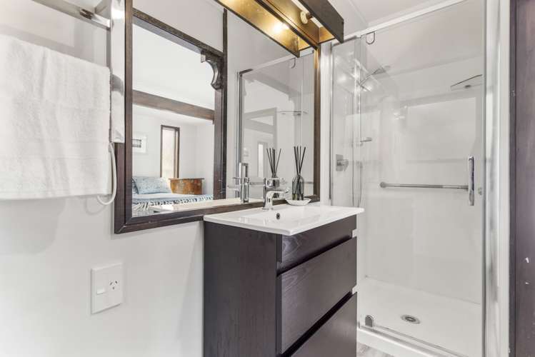 8 Stoneyroyd Gardens Remuera_12