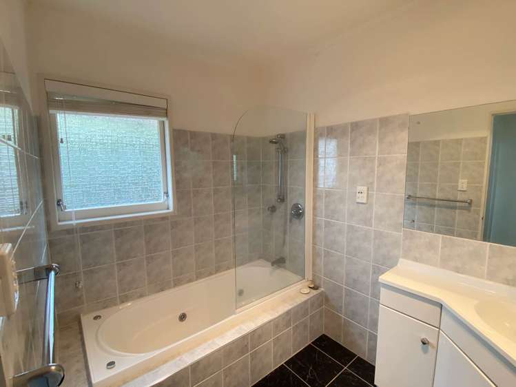 1 Scarboro Terrace Murrays Bay_11