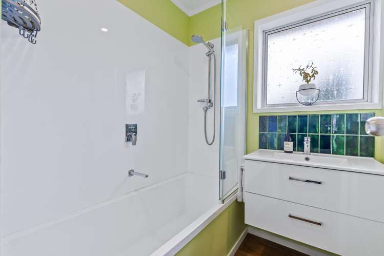 2/4 Illana Place Ranui_17