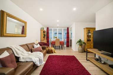 6T Carlton Gore Road_1