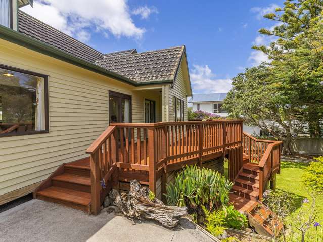 17 Ngapotiki Street Paraparaumu Beach_1
