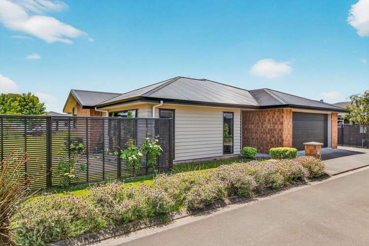 13 Maison Way Rangatira Park_19
