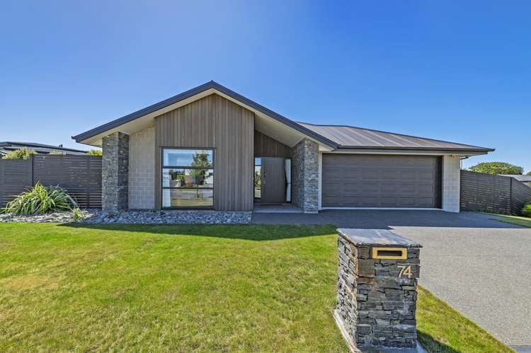 74 Faulks Drive Lincoln_1