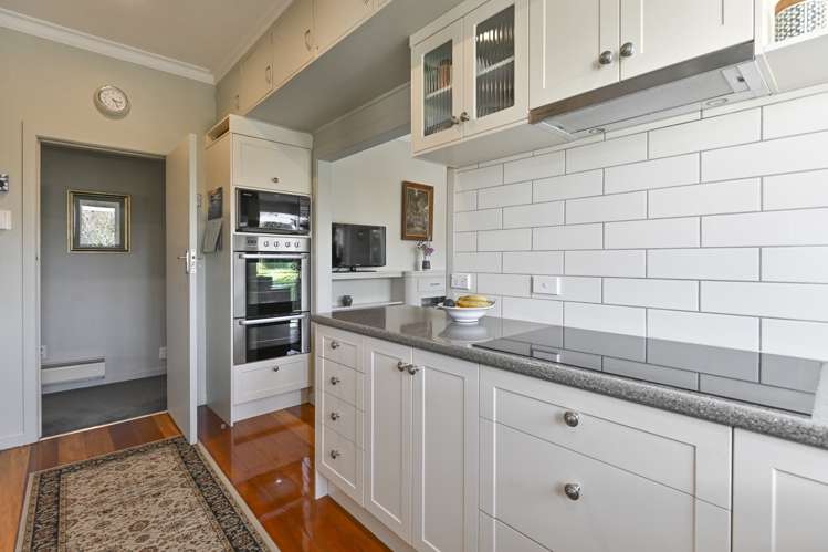 571 Lyndhurst Road Frimley_8