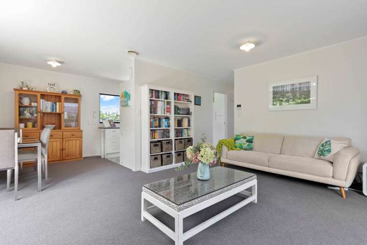 72a Solar Road Glen Eden_8
