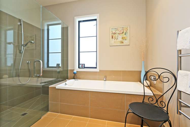 114 Kent Terrace Taradale_11