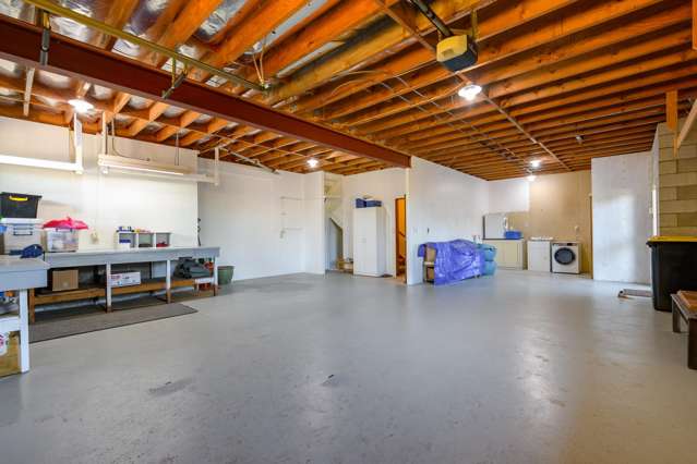 Huge garaging, home and views
