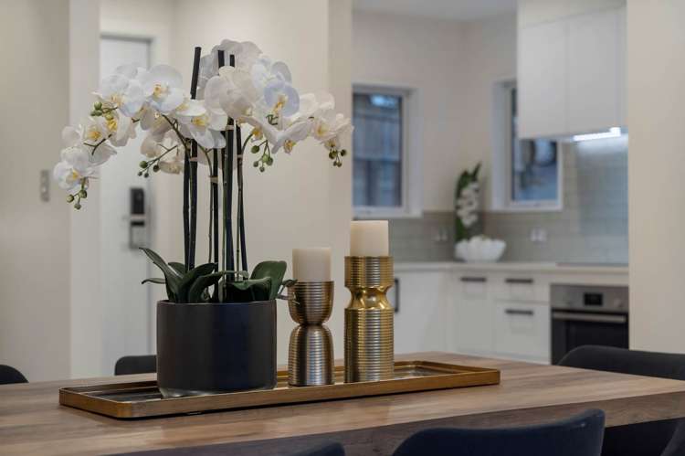 2/7 Louise Place Browns Bay_6