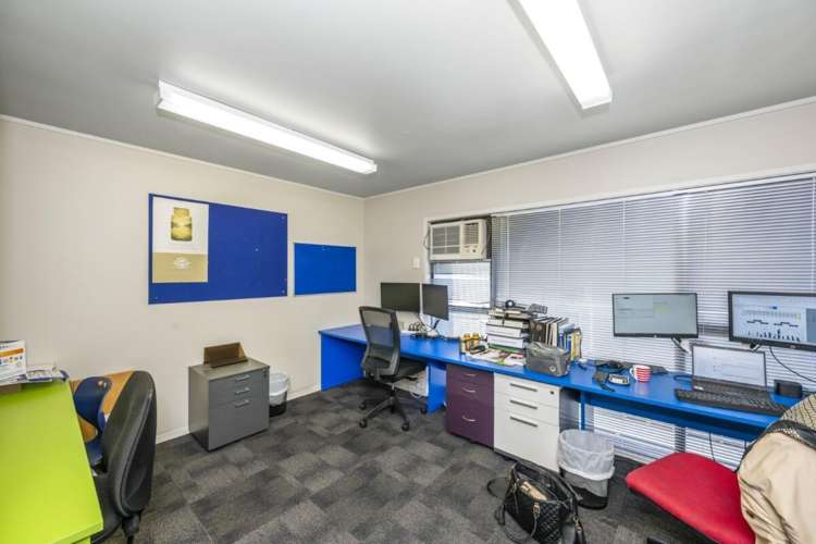 182 Station Road Penrose_12