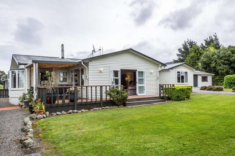 49 Western Lake Road Featherston_15