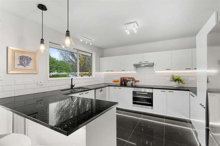 11 Gilders Grove Heathcote Valley_8