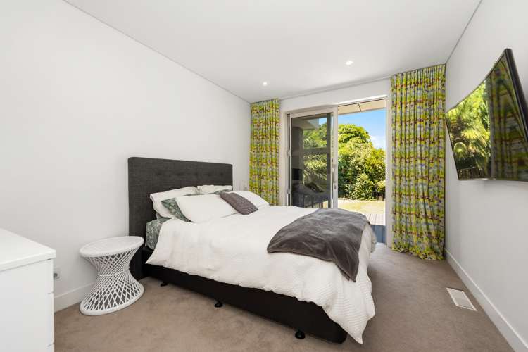 133 Lake Crescent Hamilton Lake_10