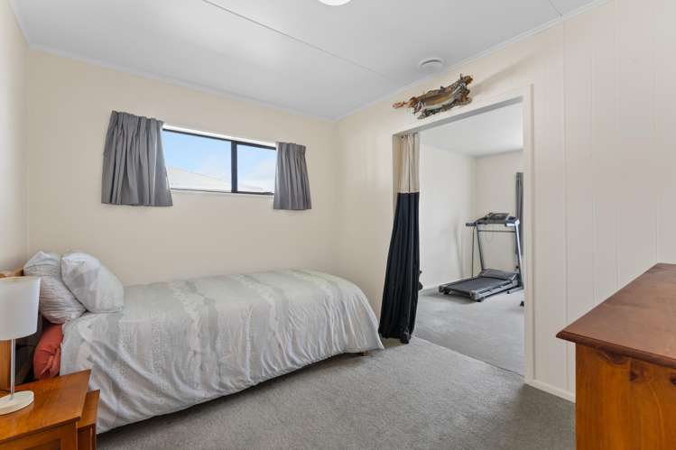 6 Tudor Road Pahiatua_16