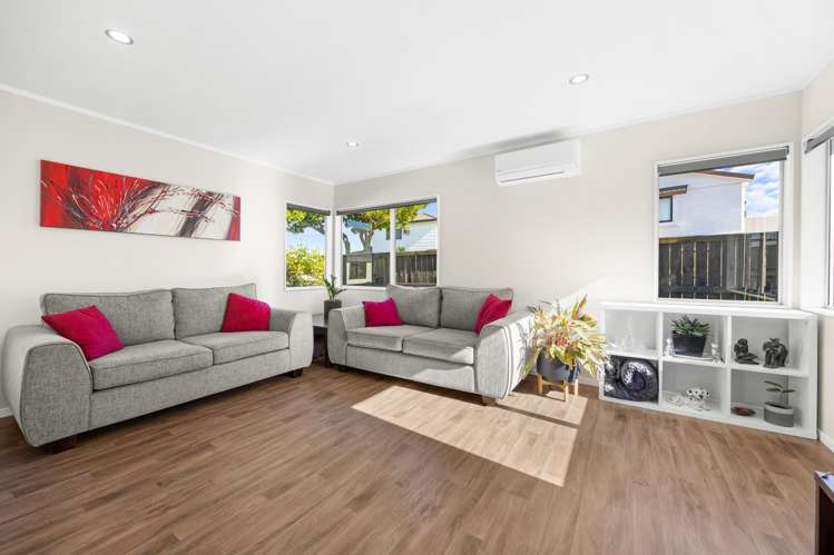 1/144 Bradbury Road Botany Downs_8