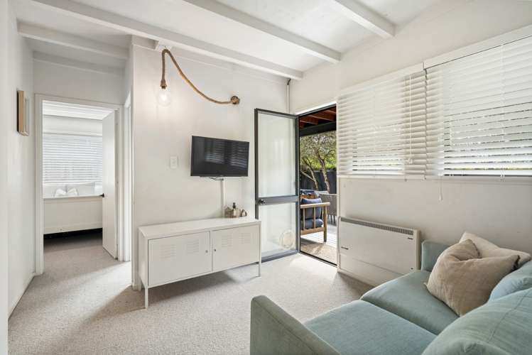 2/10 Merani Street Narrow Neck_16