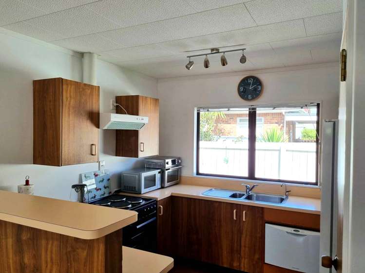 2/1 Dinniss Avenue Regent_7