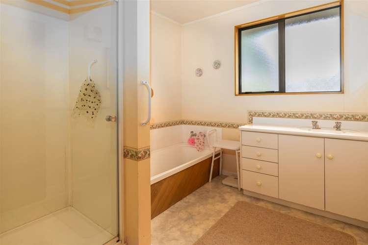 24 Karina Crescent Redwoodtown_3