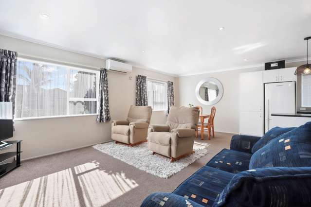 3/1 Frank Evans Place Henderson_4