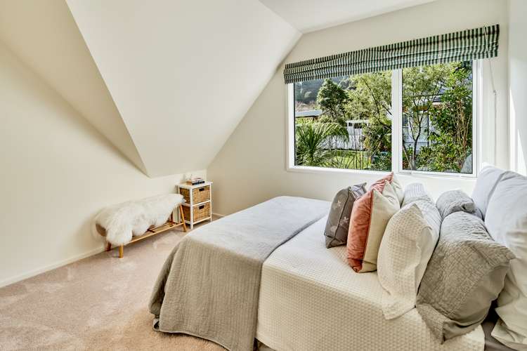 44 Cheviot Road Lowry Bay_18