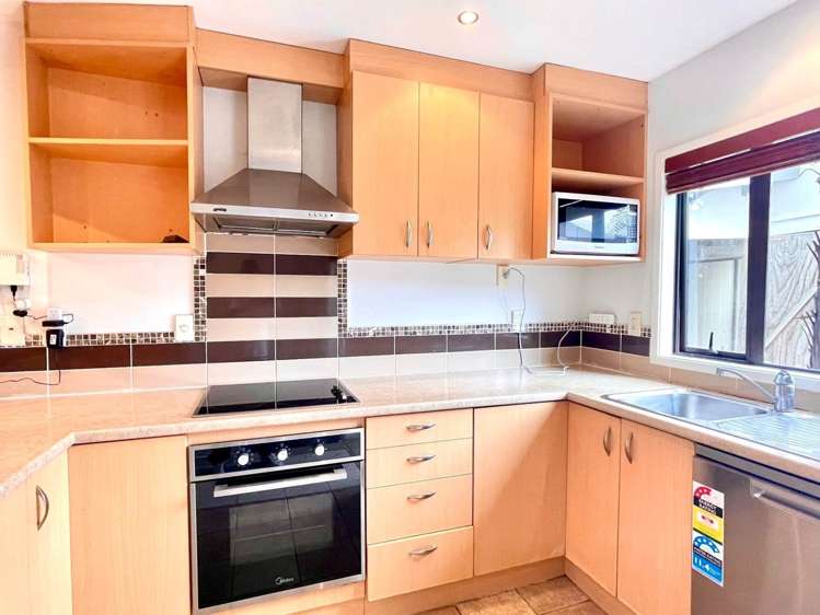 60/92 Bush Road Albany_2