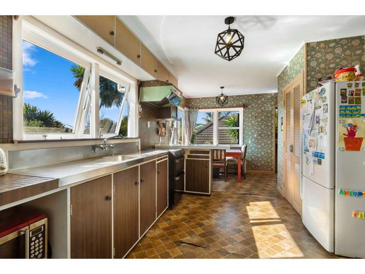 18 Wakeling Avenue Te Atatu South_6