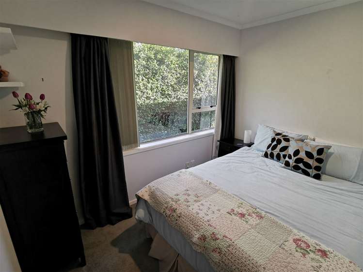 22 Forest Glen Orewa_10