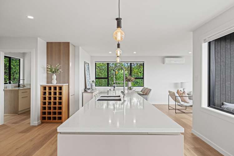 76 Huntsbury Avenue Huntsbury_5