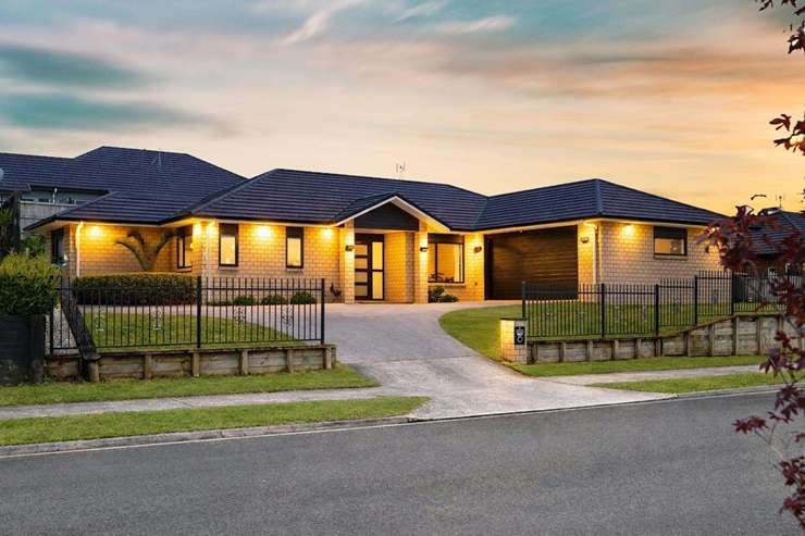 A four-bedroom, two-bathroom brick home on Aquila Crescent, in Flagstaff, recently sold for <img.4m in a competitive auction. Photo / Supplied