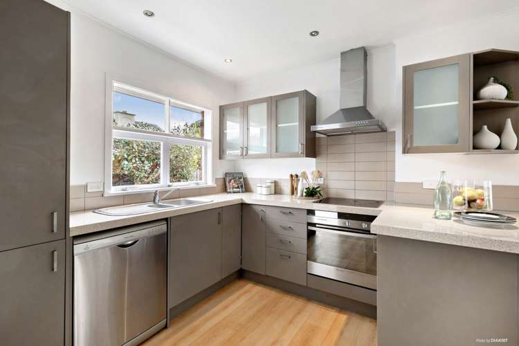 2/17 Milford Road Milford_8