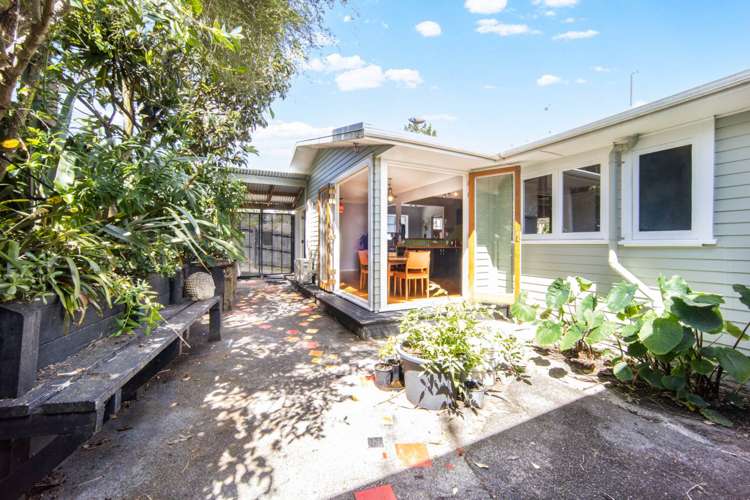 73 Barrys Road Glendene_19