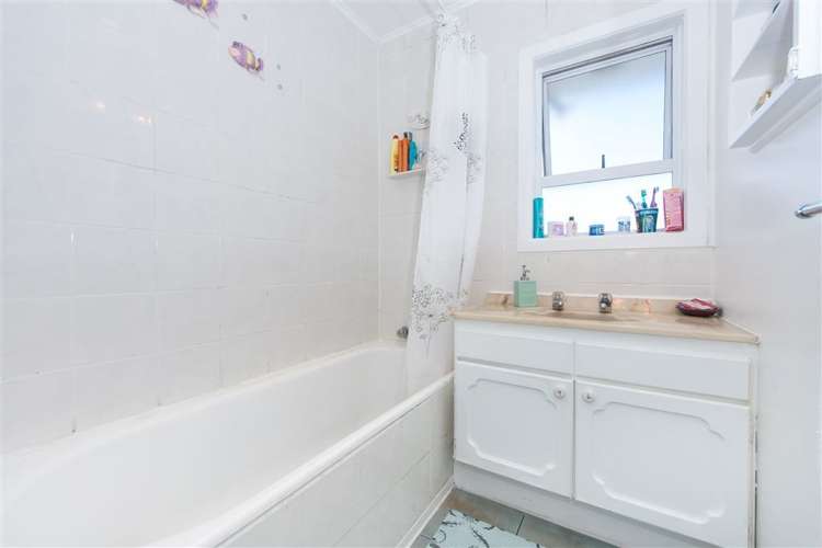 12 Gladfield Lane Te Atatu Peninsula_13