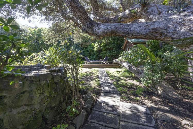 35 North Piha Road Piha_16