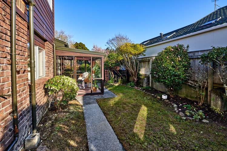4/23 Reading Street Karori_17