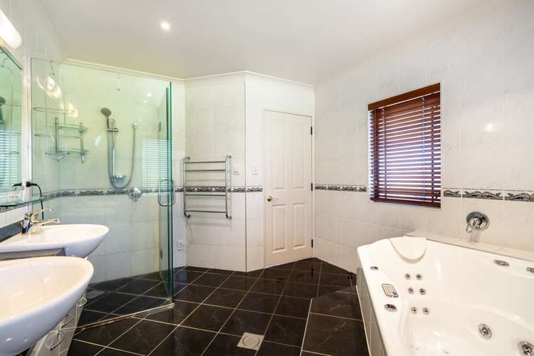 156 Redoubt Road Flat Bush_18