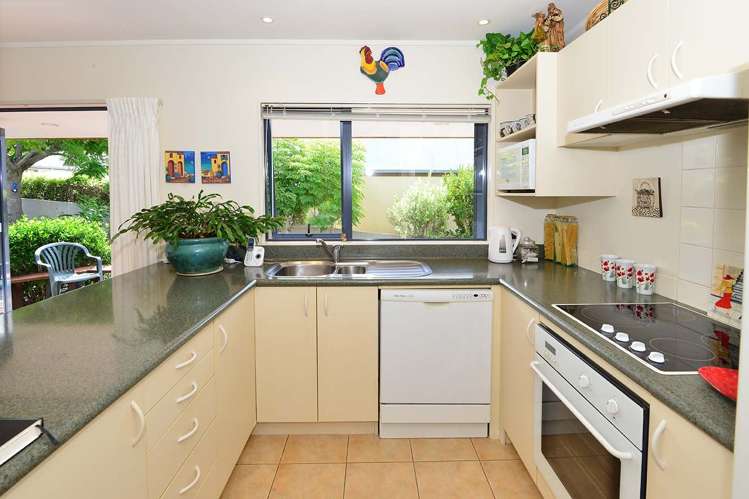 5/848 Whangaparaoa Road Manly_5