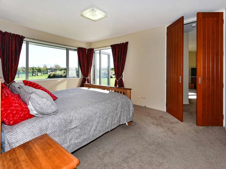 14d Mulholland Drive Darfield_9