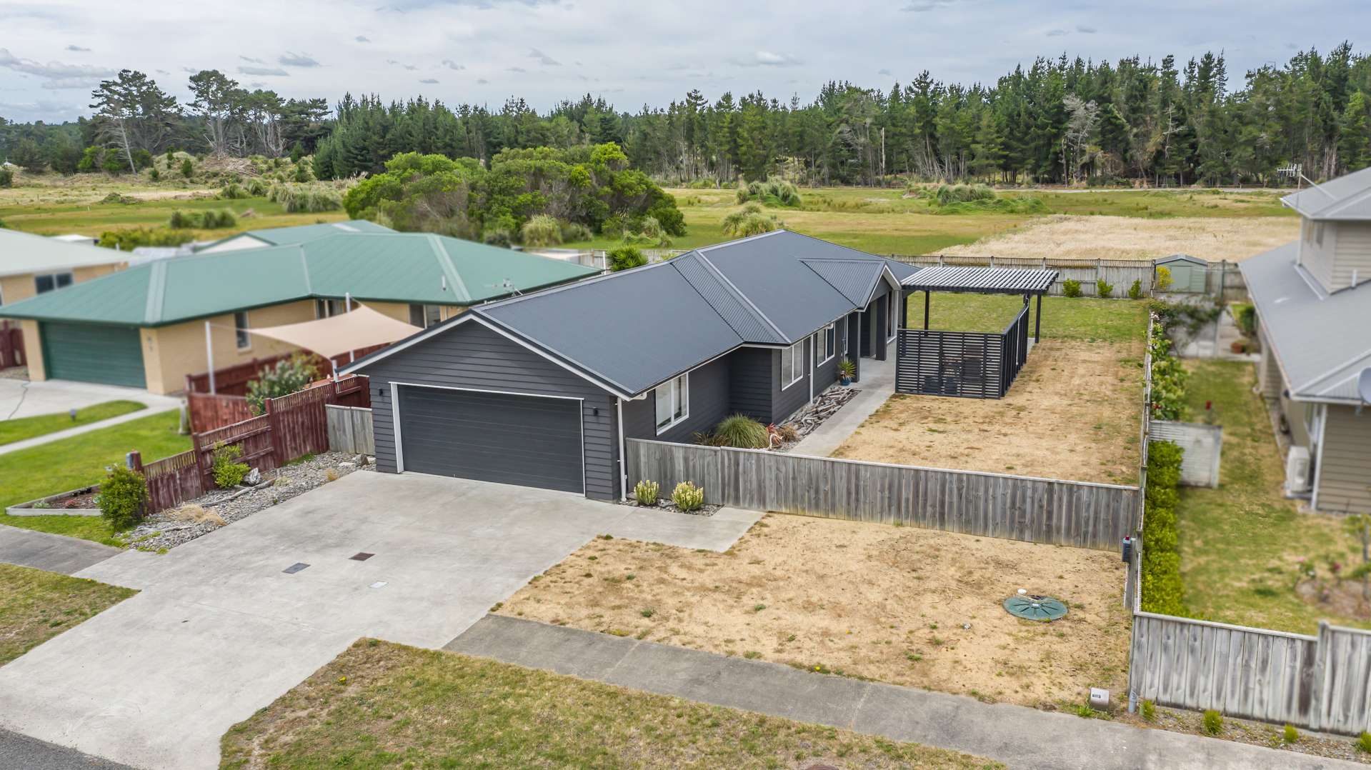 7 Sandown Avenue Himatangi Beach_0