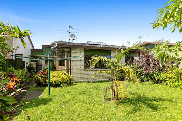 2/73 Centreway Road Orewa_1