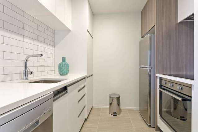 1304/18 St Martins Lane City Centre_2