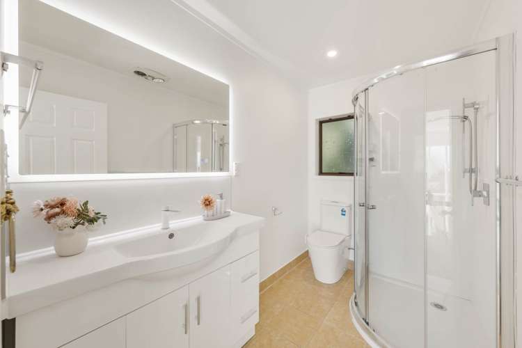 8A Matata Street Blockhouse Bay_12