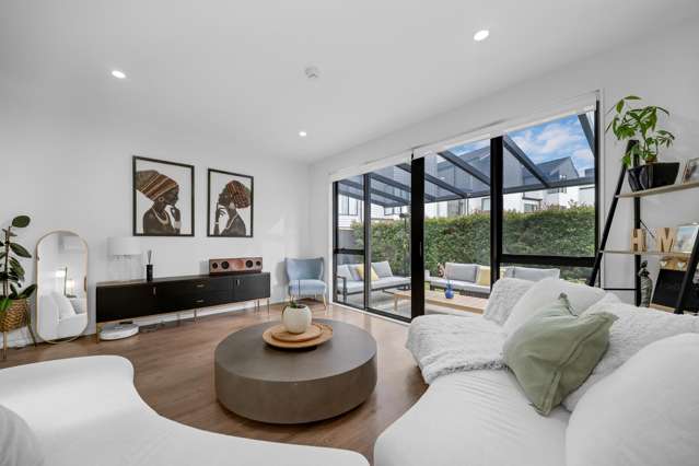 4 Manahau Lane Flat Bush_2