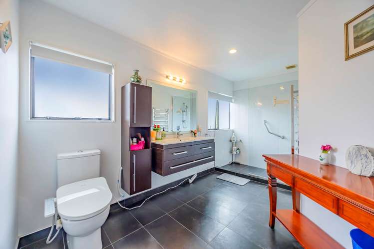 1/57 Unsworth Drive Unsworth Heights_11
