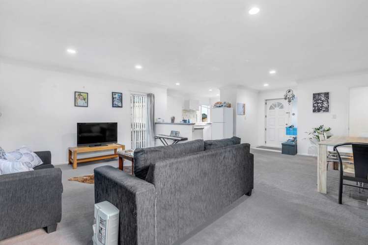 2/75 Jellicoe Road Manurewa_3