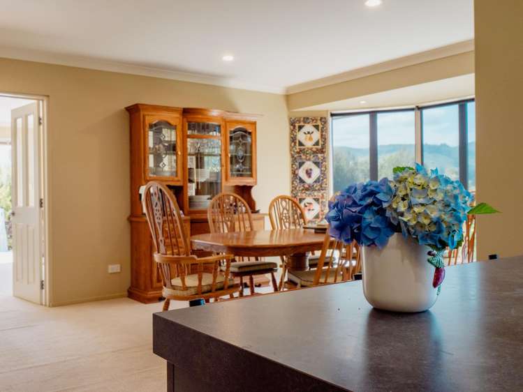 2 Kanuka Place Robinsons Bay_40