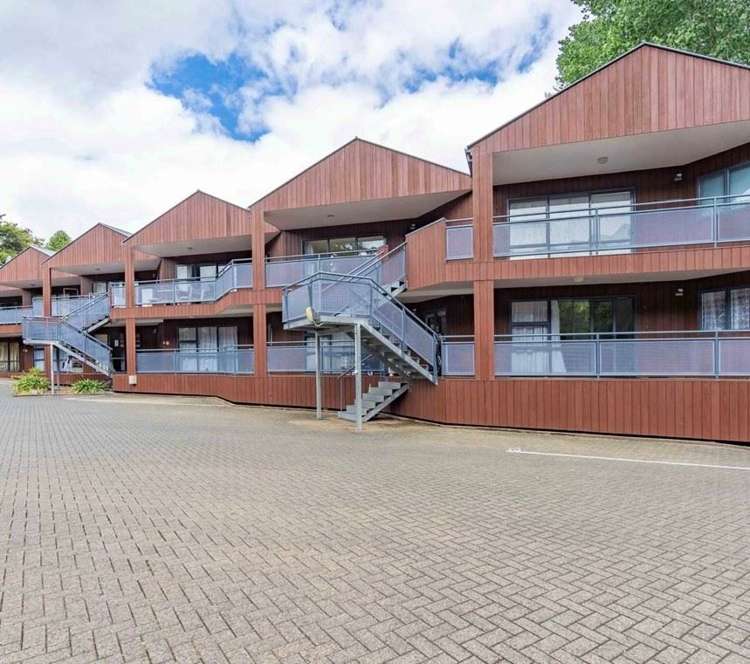 10/3 The Avenue Albany_1