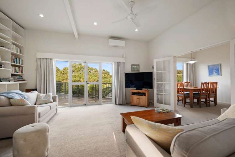 10 Seabreeze Road Narrow Neck_12