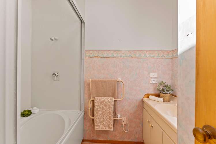 12 Kaitawa Street Waikanae Beach_16